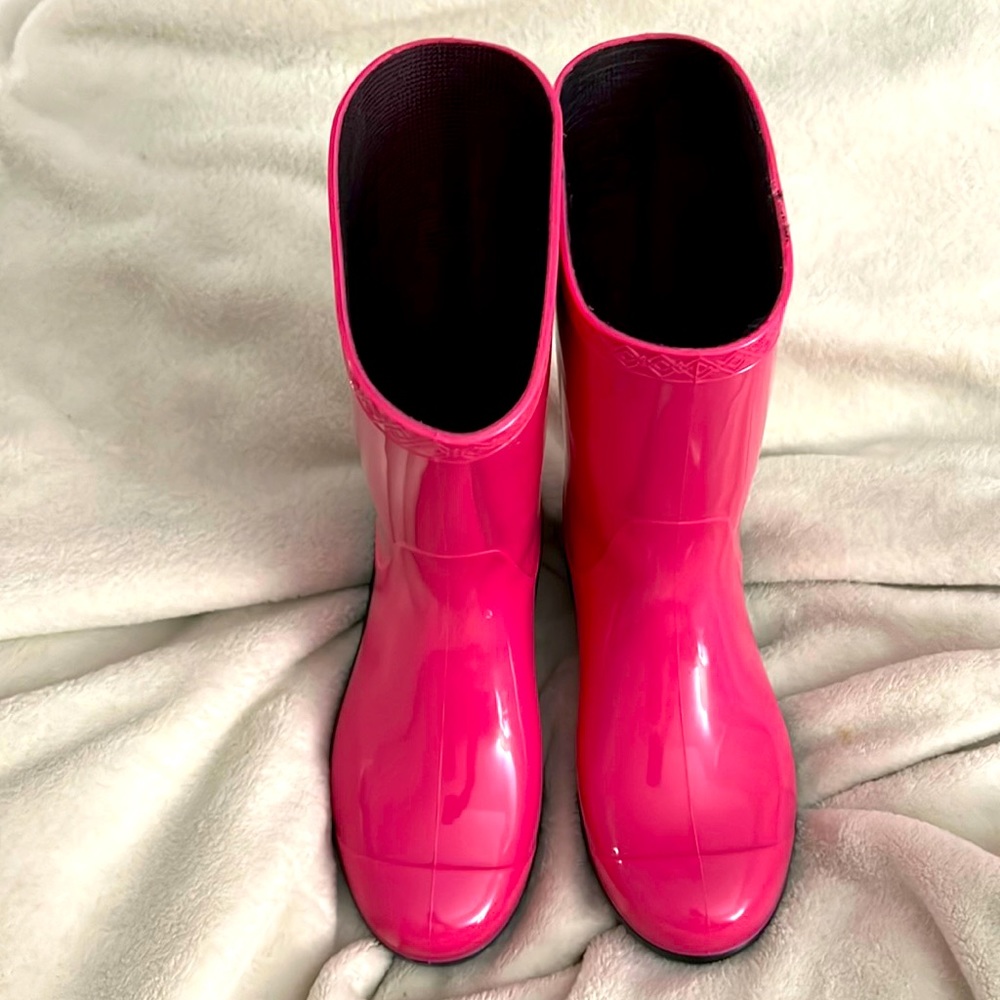 UGG RAANA Pink Rain Boots. Size 13. New with Box. Never worn.